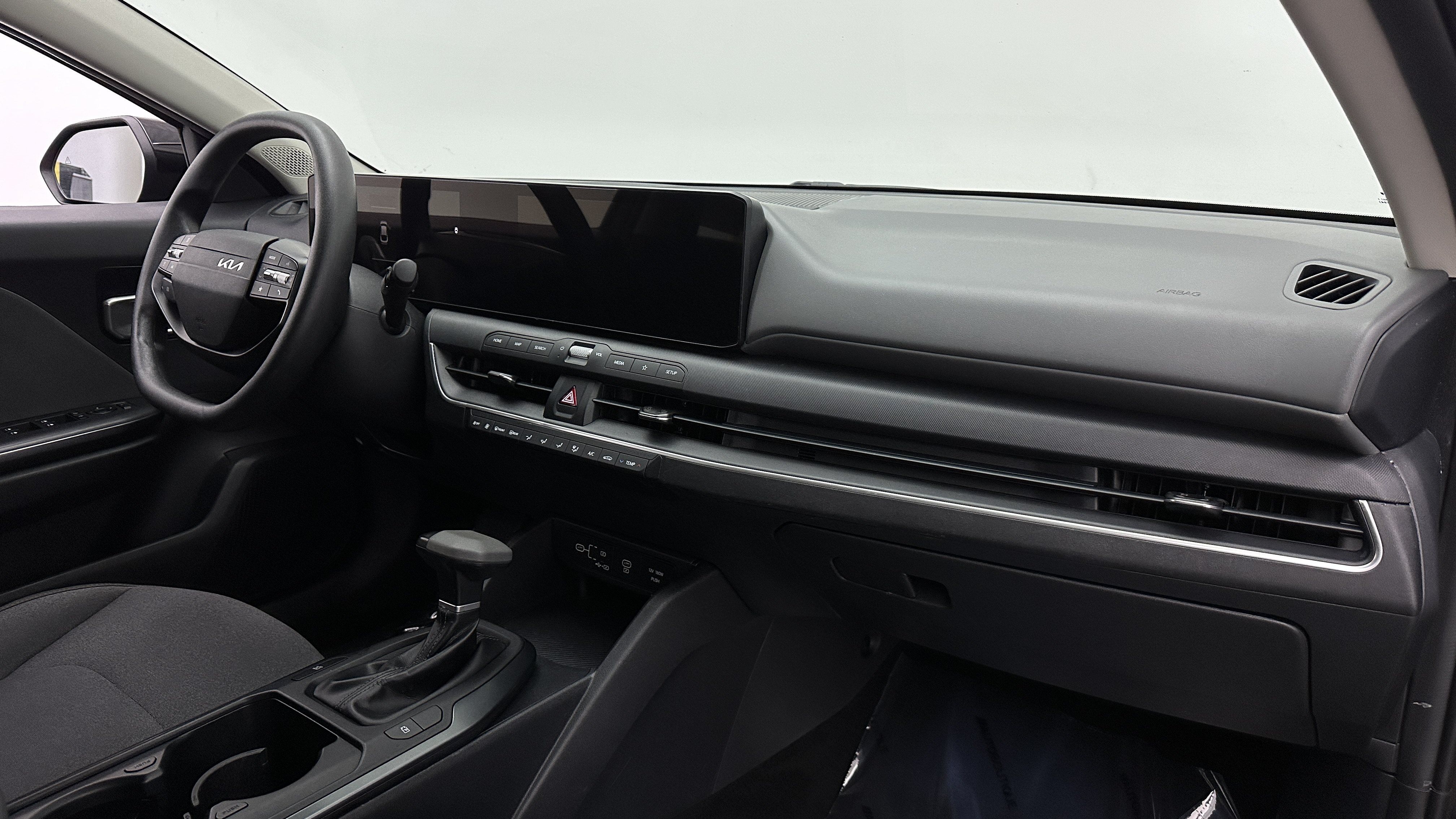 Used 2025 Kia K4 FWD image 37