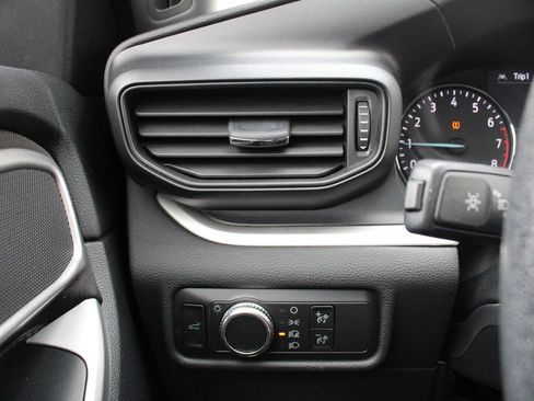 Used 2020 Ford Explorer XLT w/ Comfort Package AWD/4WD image 8