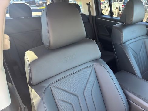 Used 2025 Hyundai Santa Fe XRT image 12