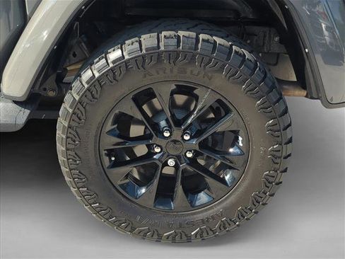 Used 2022 Jeep Gladiator Overland AWD/4WD image 25