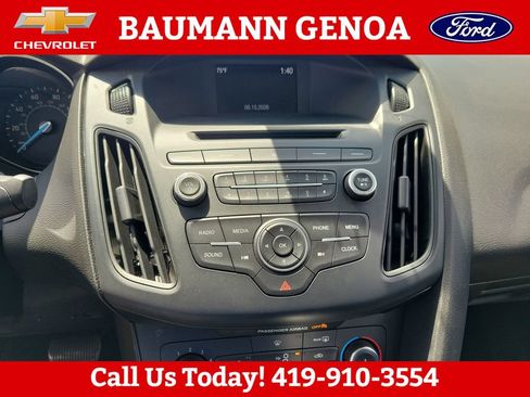 Used 2015 Ford Focus SE FWD image 18