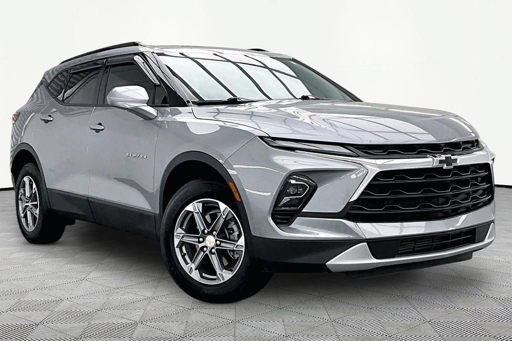 Used 2024 Chevrolet Blazer LT w/ Convenience Package FWD image 12