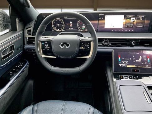 Certified 2026 INFINITI QX80 4WD image 5