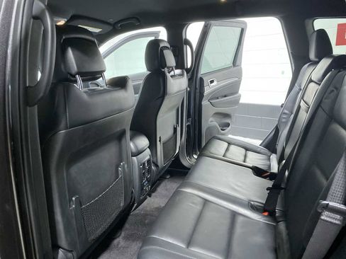 Used 2019 Jeep Grand Cherokee Limited AWD/4WD image 12