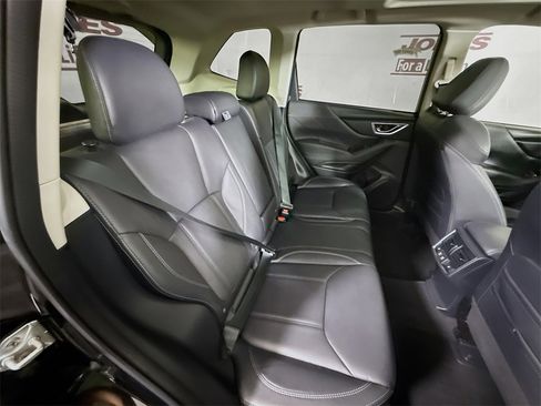 Used 2022 Subaru Forester Touring image 32