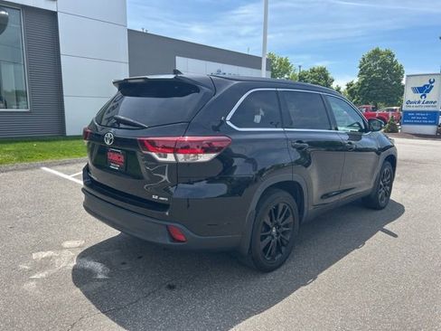 Used 2019 Toyota Highlander SE AWD/4WD image 7