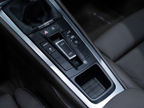Used 2022 Porsche 718 Boxster RWD image 49