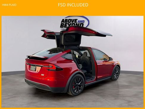 Used 2025 Tesla Model X Plaid image 11