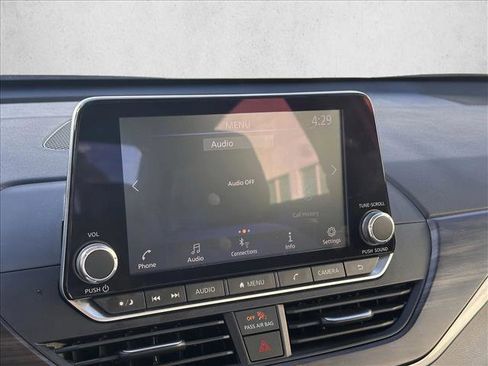 Used 2024 Nissan Altima 2.5 SV image 12