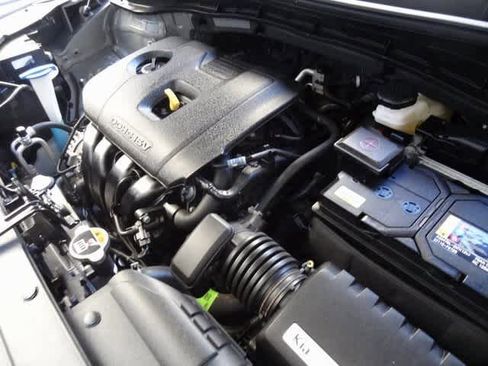 Used 2023 Kia Soul LX w/ LX Technology Package image 35