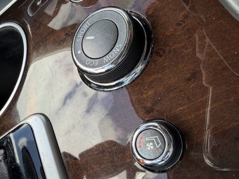 Used 2019 INFINITI QX60 Luxe w/ Sensory Package AWD/4WD image 38