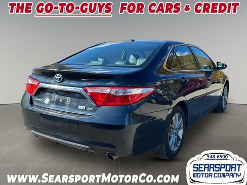 Used 2017 Toyota Camry SE w/ Moonroof Package image 5