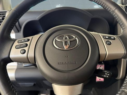 Used 2014 Toyota FJ Cruiser 4WD w/ Upgrade Package image 10