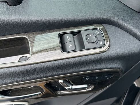 Used 2023 Mercedes-Benz Sprinter 3500 image 32