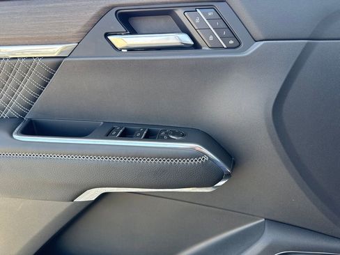 New 2026 GMC Acadia Denali w/ Super Cruise Package image 18