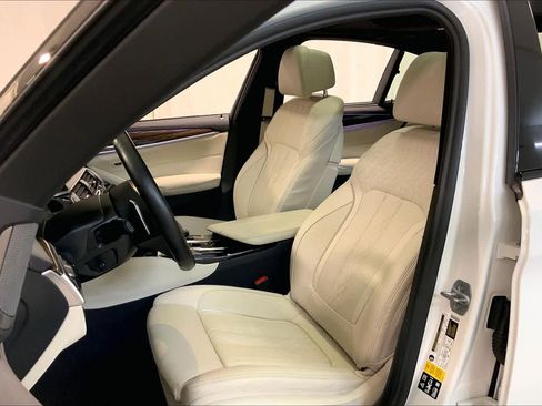 Used 2022 BMW 540i xDrive w/ Executive Package image 7