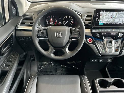 New 2026 Honda Odyssey Touring image 12