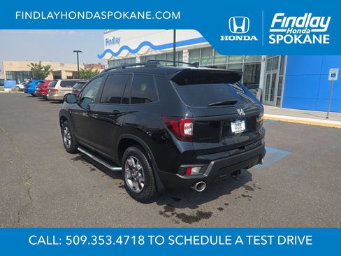 Used 2023 Honda Passport TrailSport image 3
