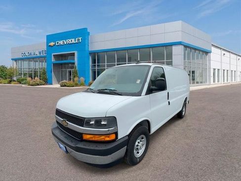 Used 2025 Chevrolet Express 2500 w/ Driver Convenience Package RWD image 1