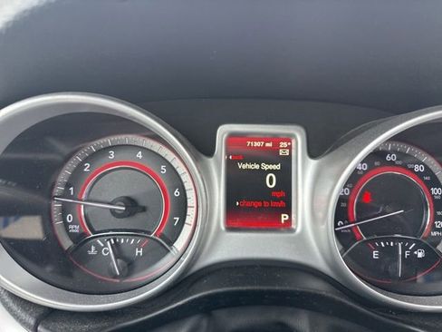 Used 2020 Dodge Journey SE w/ SE Popular Equipment Group image 25