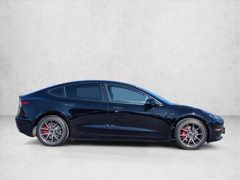 Used 2019 Tesla Model 3 Standard Range Plus image 4