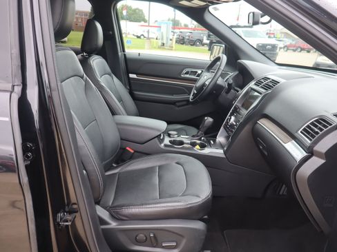 Used 2019 Ford Explorer Limited AWD/4WD image 14