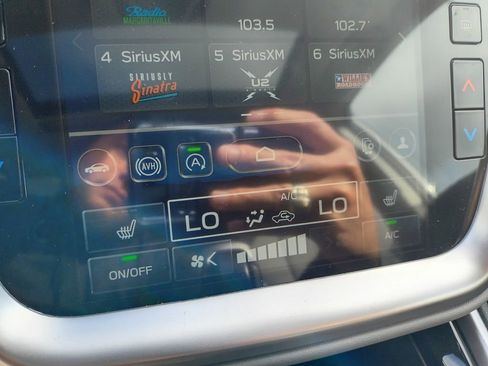 Used 2023 Subaru Outback Premium image 31