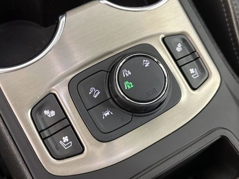 Used 2018 GMC Terrain Denali w/ Comfort Package image 31