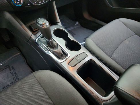 Used 2018 Chevrolet Cruze LT w/ Convenience Package image 18