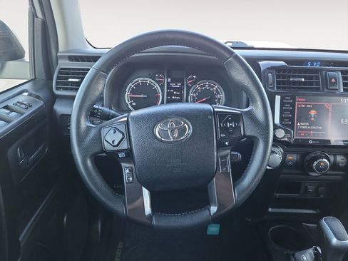 Used 2020 Toyota 4Runner TRD Off-Road Premium AWD/4WD image 12