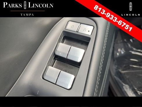 Certified 2025 Lincoln Navigator Reserve AWD/4WD image 16