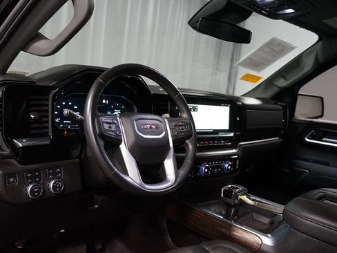 Used 2022 GMC Sierra 1500 Elevation w/ Elevation Premium Package AWD/4WD image 8