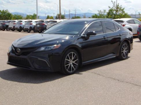 Used 2023 Toyota Camry SE FWD image 8