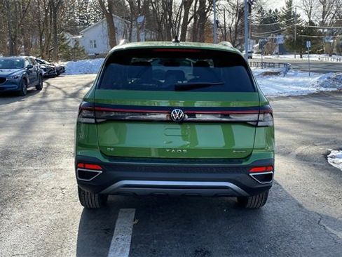 New 2026 Volkswagen Taos SE image 6