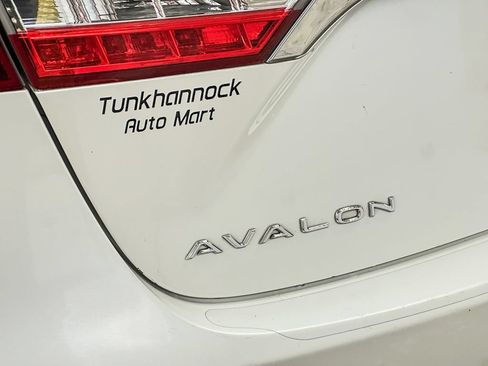 Used 2014 Toyota Avalon XLE Touring FWD image 16