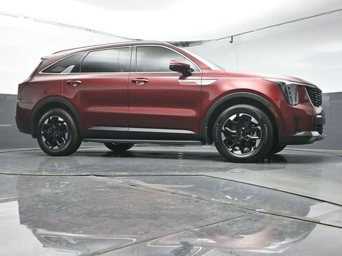 Used 2025 Kia Sorento S FWD image 34