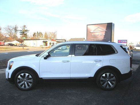 Used 2022 Kia Telluride S image 11