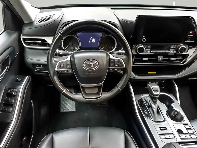 Used 2023 Toyota Highlander XLE AWD/4WD image 14