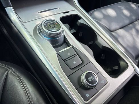 Used 2023 Ford Explorer XLT w/ Equipment Group 202A AWD/4WD image 13