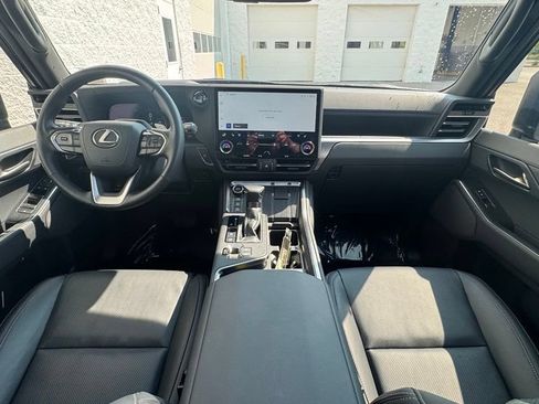 Used 2026 Lexus GX 550 AWD/4WD image 18