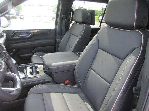 New 2026 GMC Yukon XL Elevation w/ Elevation Premium Package AWD/4WD image 12