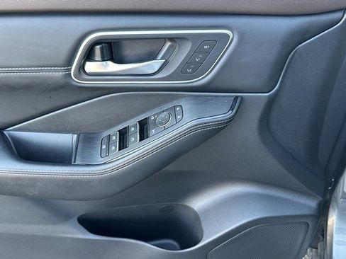 Used 2023 Nissan Rogue Platinum w/ Platinum Premium Package image 20