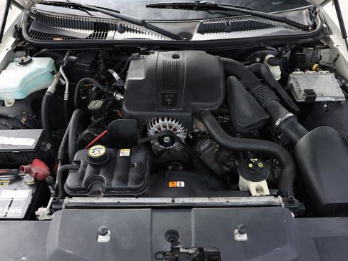 Used 2006 Lincoln Town Car Signature image 40