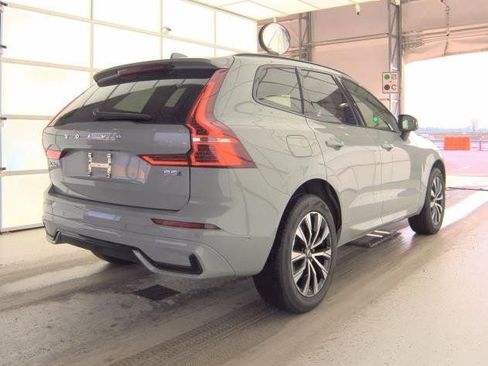 Used 2025 Volvo XC60 B5 Plus image 4