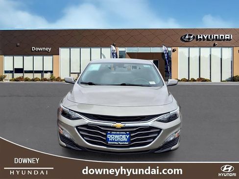 Used 2023 Chevrolet Malibu LT FWD image 2
