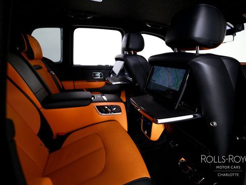 Certified 2020 Rolls-Royce Cullinan AWD/4WD image 32