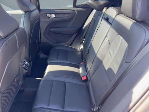 New 2026 Volvo XC40 B5 Core w/ Climate Package image 24