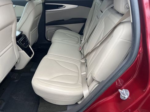 Used 2019 Lincoln Nautilus FWD image 22