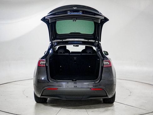Used 2024 Tesla Model Y Long Range AWD/4WD image 7