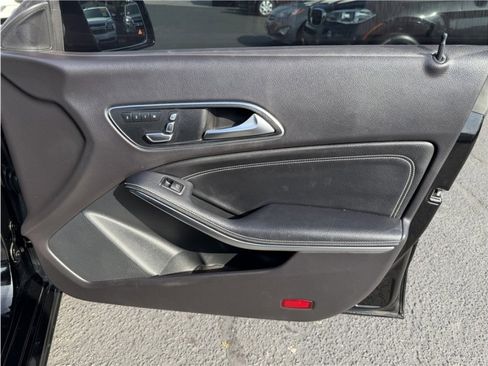Used 2018 Mercedes-Benz CLA 250 image 30